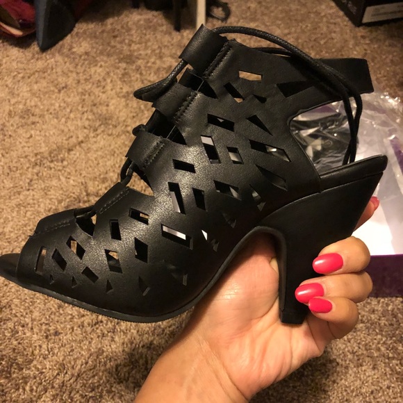 Black heeled wedges - Picture 5 of 6